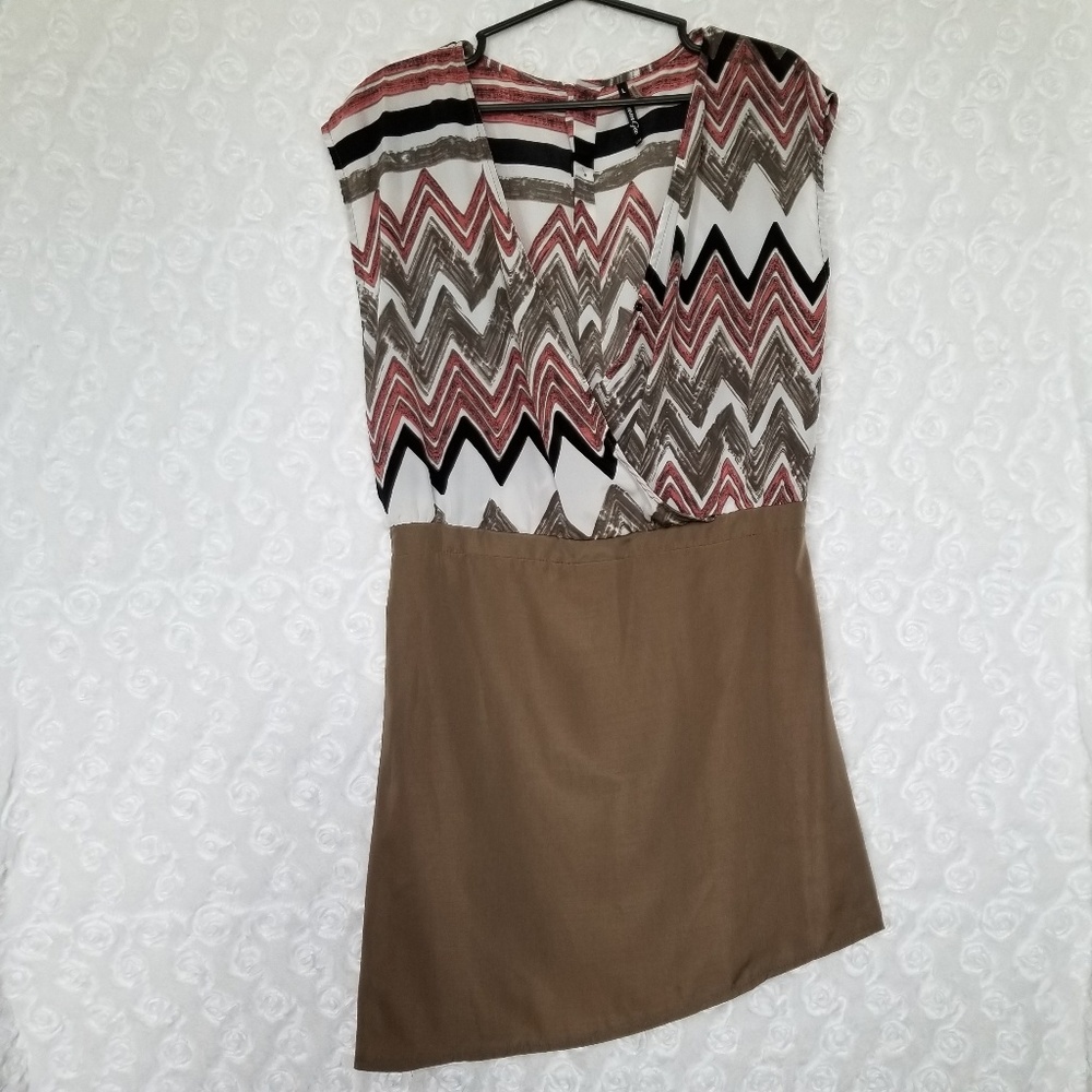 UMGEE | stripe zigzag asymmetrical hem tunic top